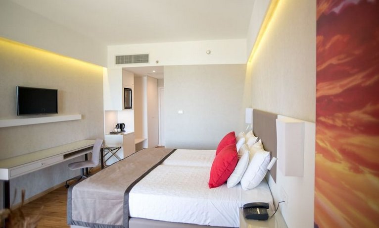 Ramada Plaza Thraki