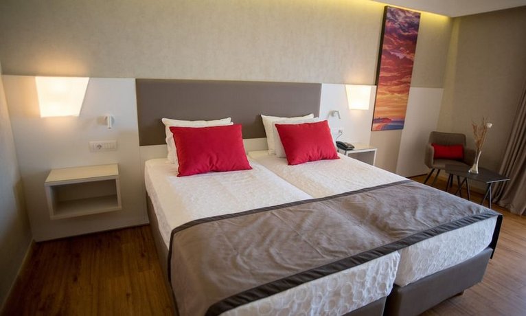 Ramada Plaza Thraki