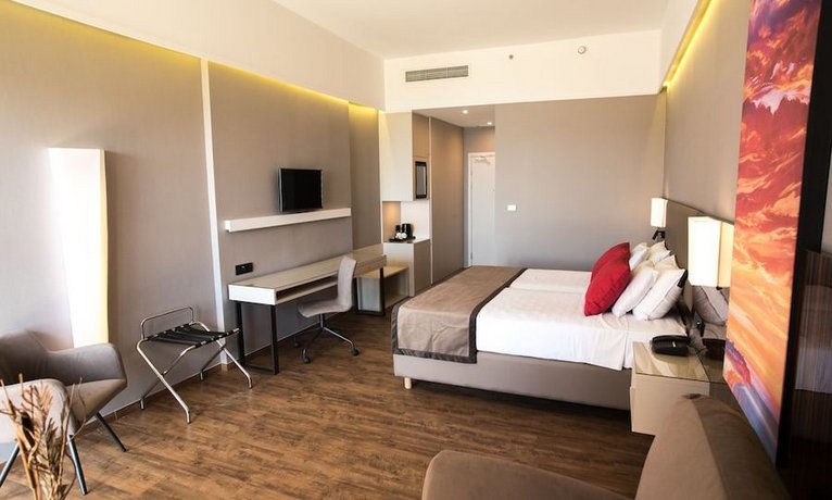 Ramada Plaza Thraki