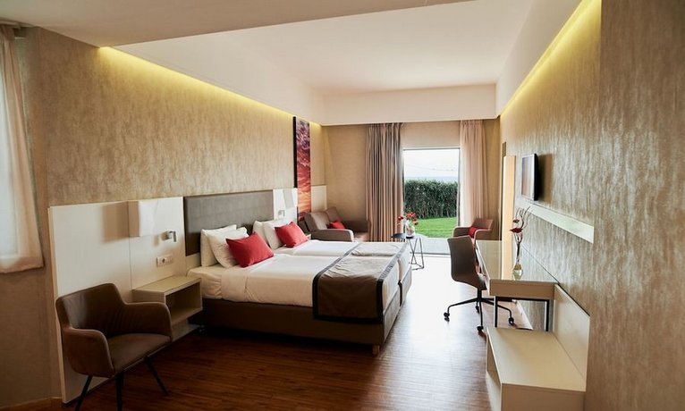 Ramada Plaza Thraki