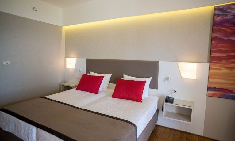 Ramada Plaza Thraki