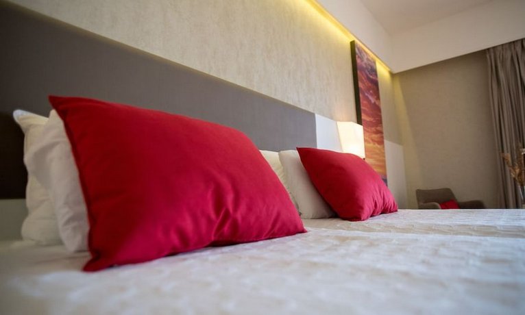 Ramada Plaza Thraki
