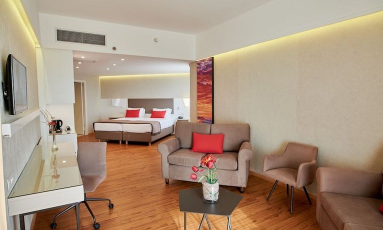 Ramada Plaza Thraki