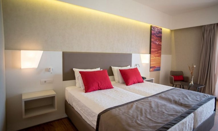Ramada Plaza Thraki