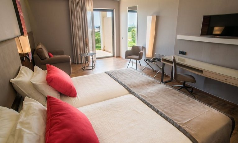 Ramada Plaza Thraki
