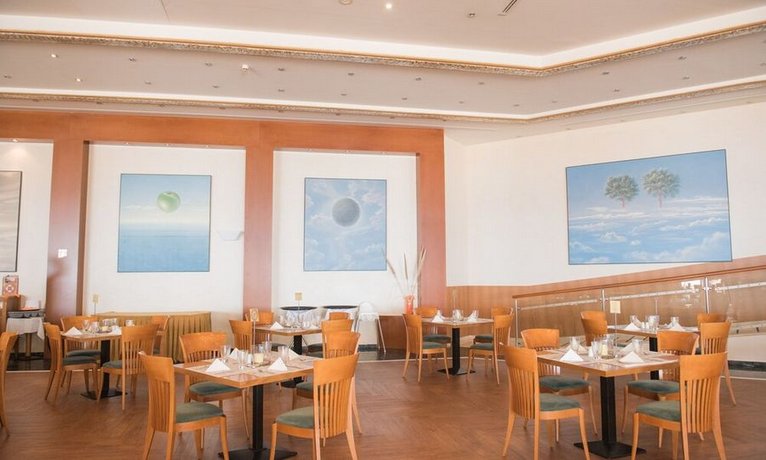 Ramada Plaza Thraki
