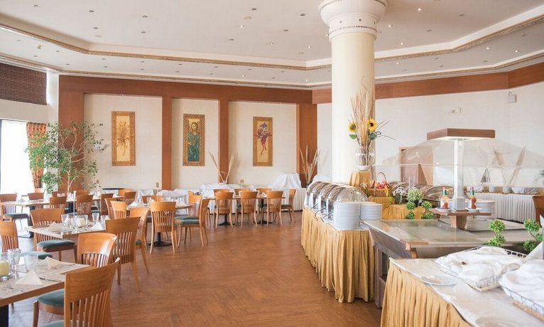 Ramada Plaza Thraki