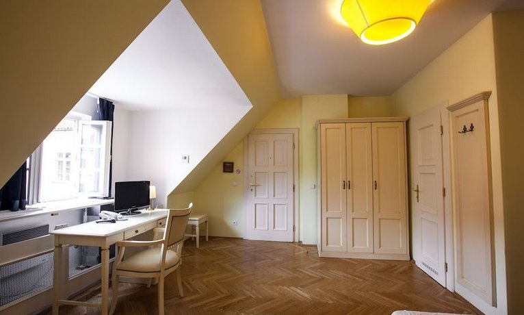 Tyn Yard Residence