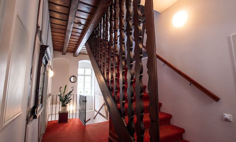 Tyn Yard Residence