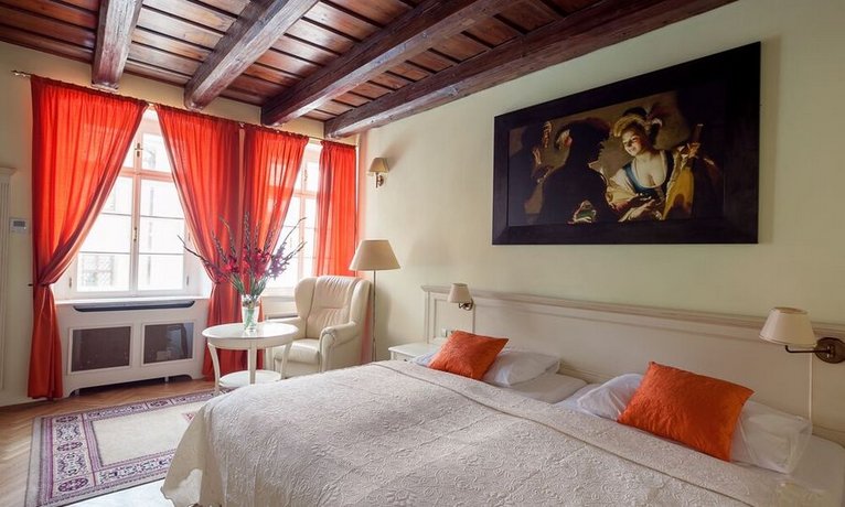 Tyn Yard Residence