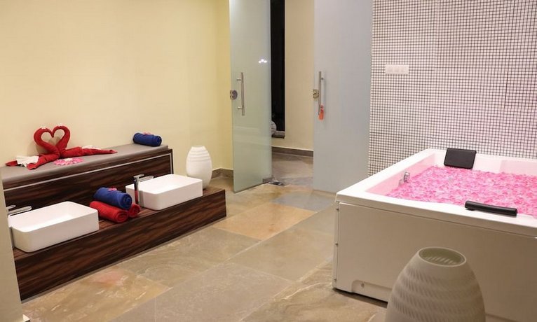 juSTa Sajjangarh Resort & Spa