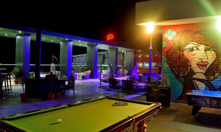 juSTa Sajjangarh Resort & Spa