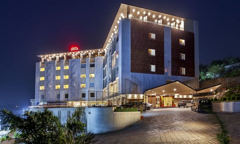 juSTa Sajjangarh Resort & Spa