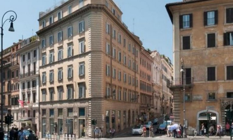 Stendhal Luxury Suites Piazza San Bernardo Italy thumbnail