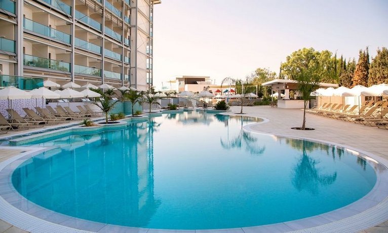 Asterias Beach Hotel