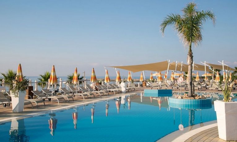 Asterias Beach Hotel