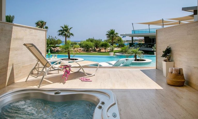 Asterias Beach Hotel