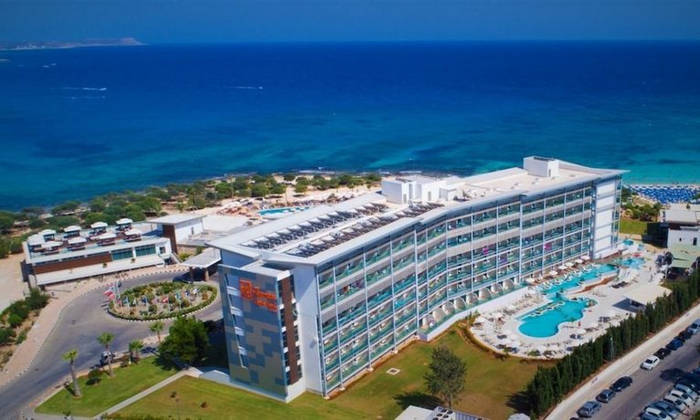 Asterias Beach Hotel