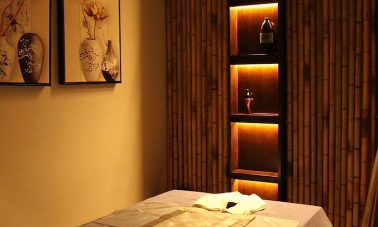 May De Ville Legend Hotel & Spa