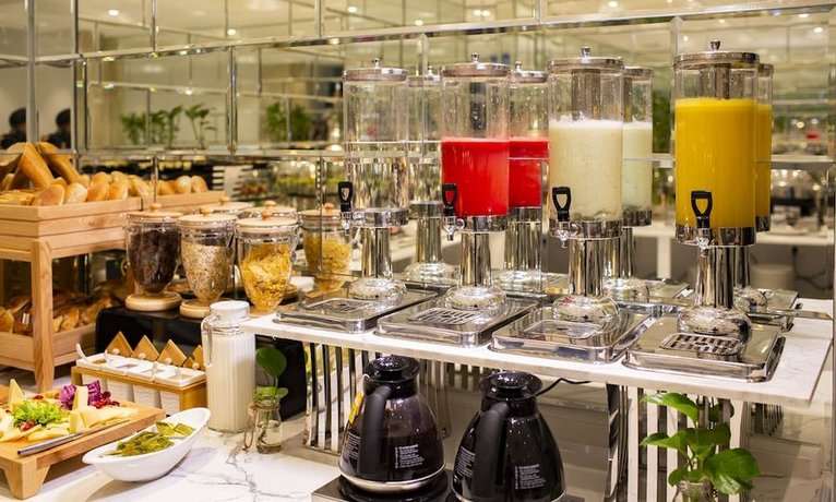 May De Ville Legend Hotel & Spa