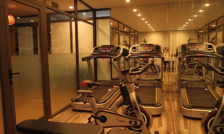 May De Ville Legend Hotel & Spa