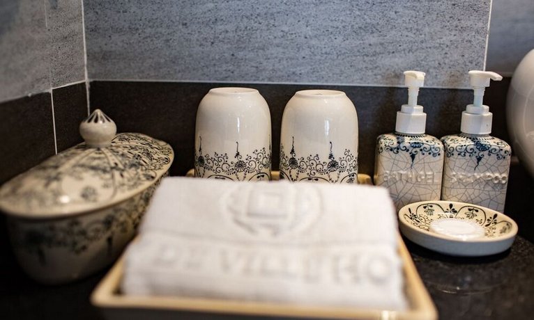 May De Ville Legend Hotel & Spa
