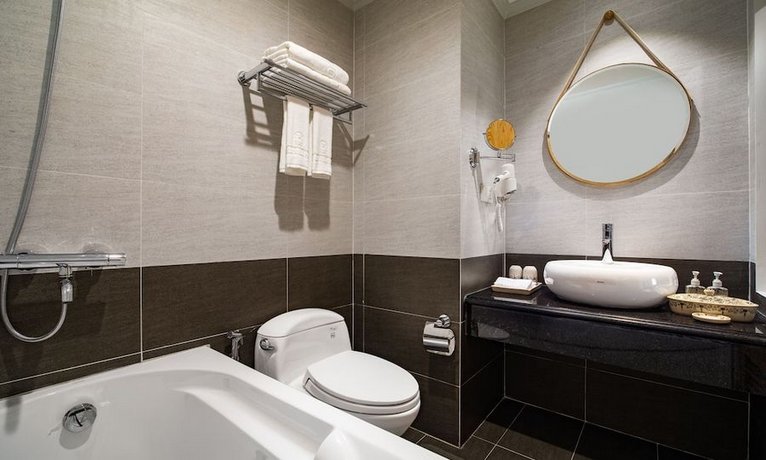 May De Ville Legend Hotel & Spa