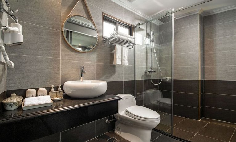 May De Ville Legend Hotel & Spa