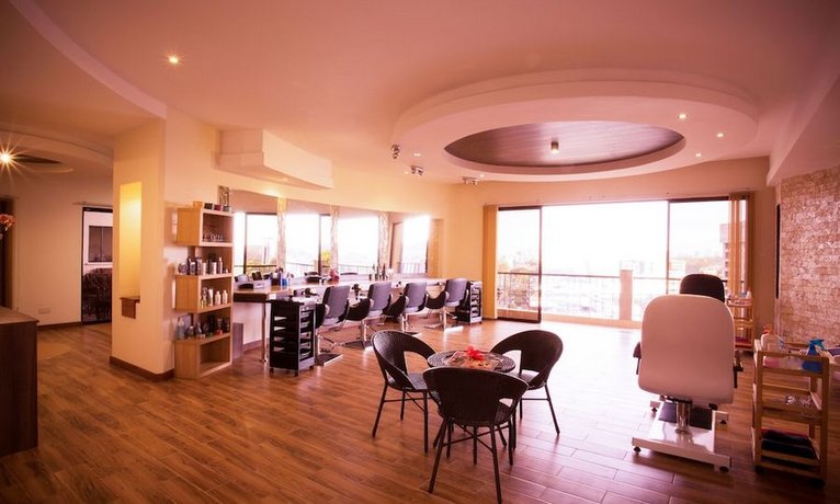 Bidwood Suite Hotel