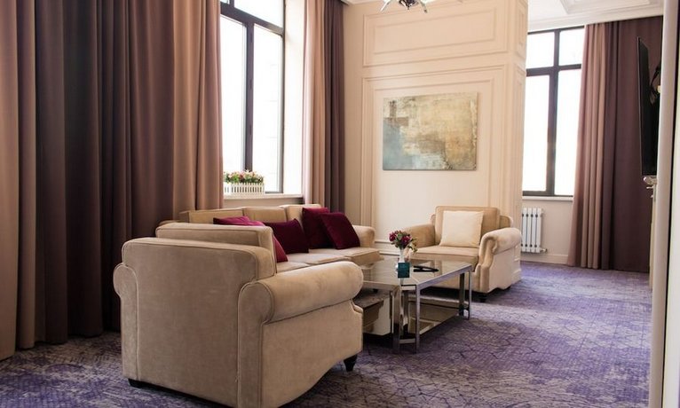 Madison Ave Hotel Bishkek
