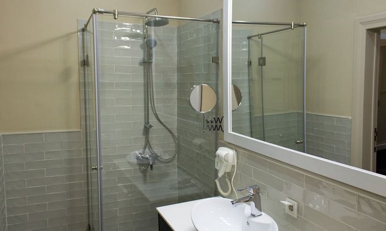 Madison Ave Hotel Bishkek