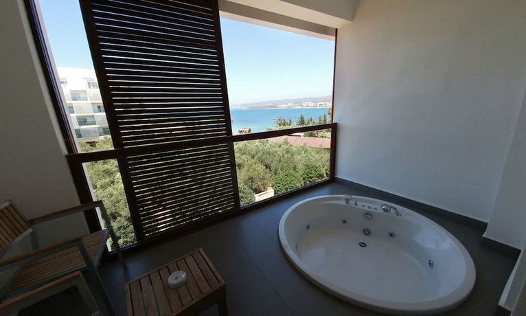 Gold Island Hotel