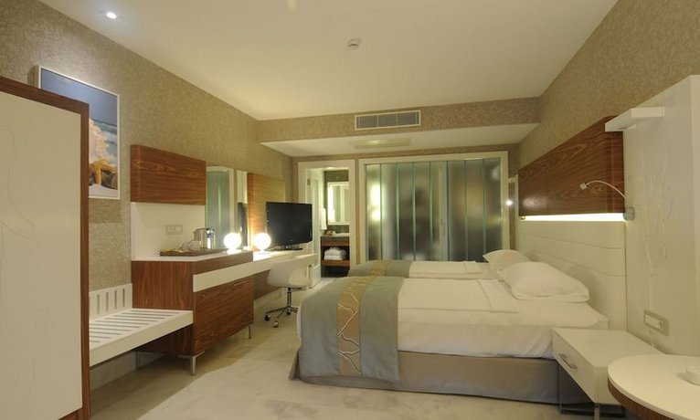 Gold Island Hotel