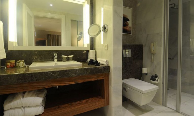 Gold Island Hotel