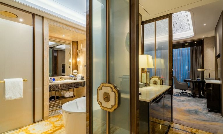 Wanda Reign Chengdu