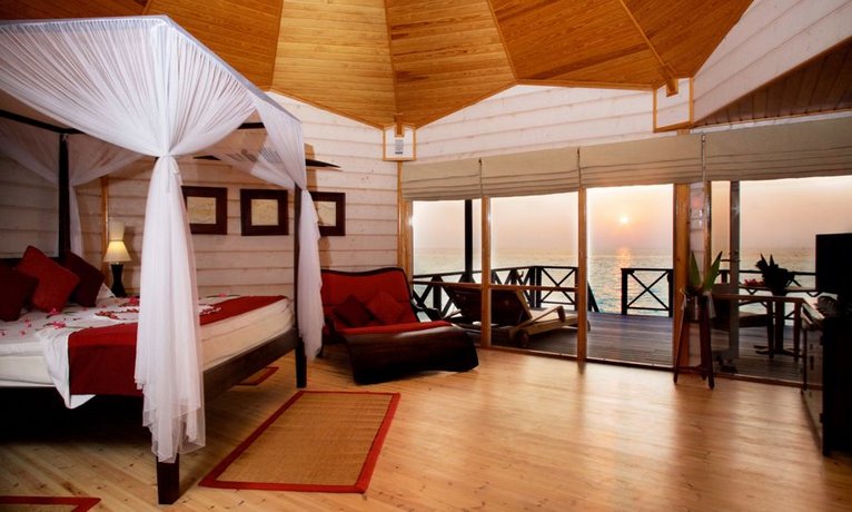 Komandoo Maldives Island Resort