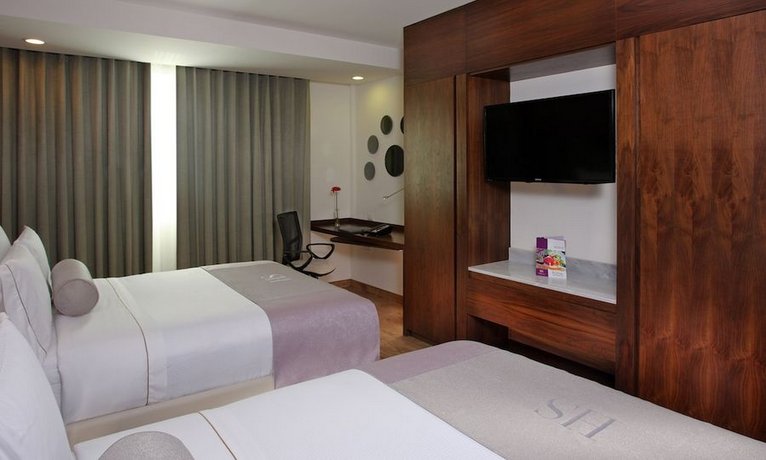 HS HOTSSON Hotel Irapuato