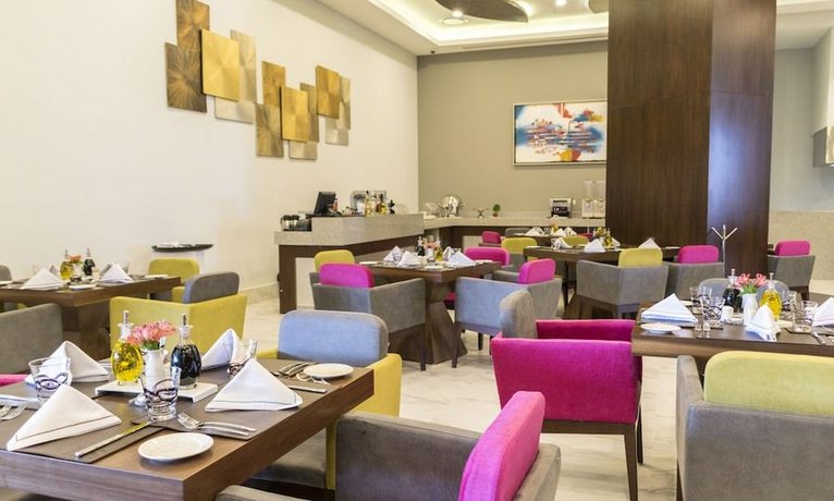 HS HOTSSON Hotel Irapuato
