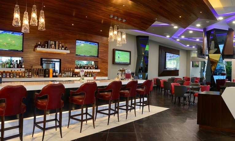 HS HOTSSON Hotel Irapuato