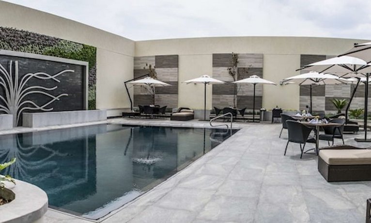 HS HOTSSON Hotel Irapuato