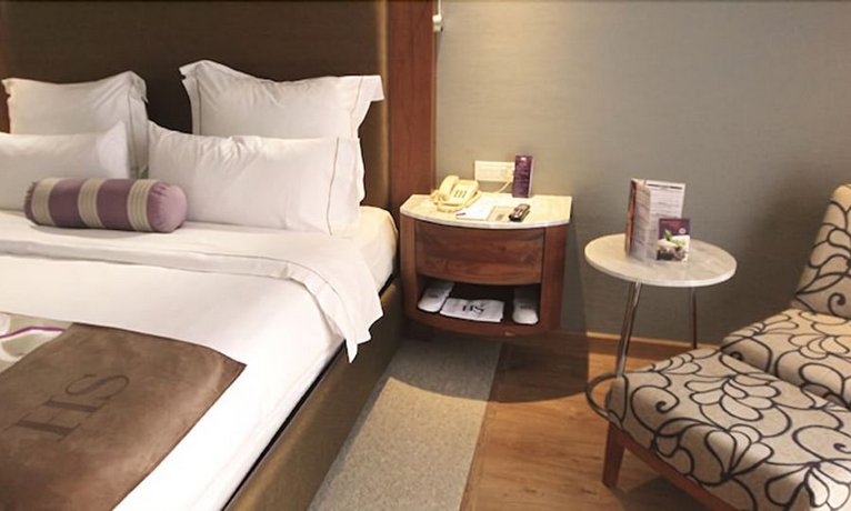 HS HOTSSON Hotel Irapuato