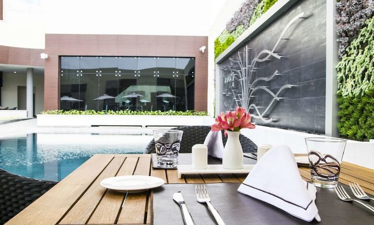 HS HOTSSON Hotel Irapuato