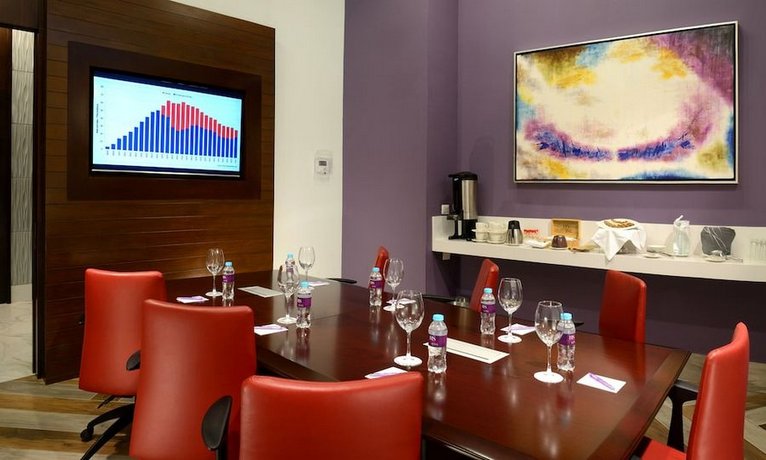 HS HOTSSON Hotel Irapuato