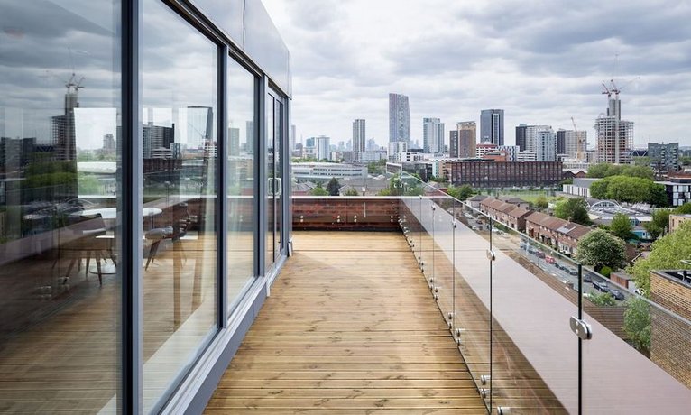 Roomzzz London Stratford