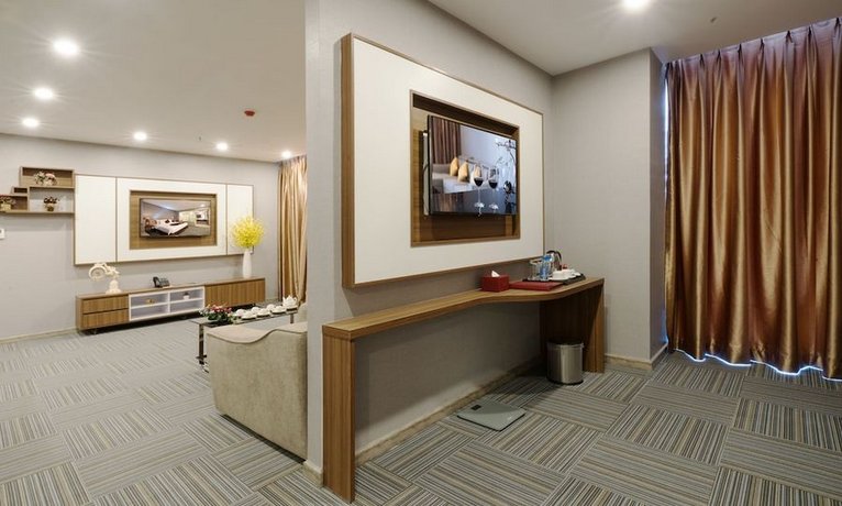 Le More Hotel