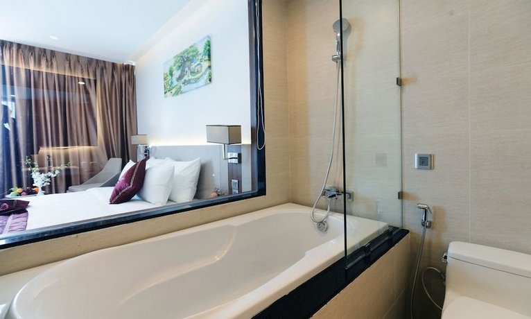 Le More Hotel
