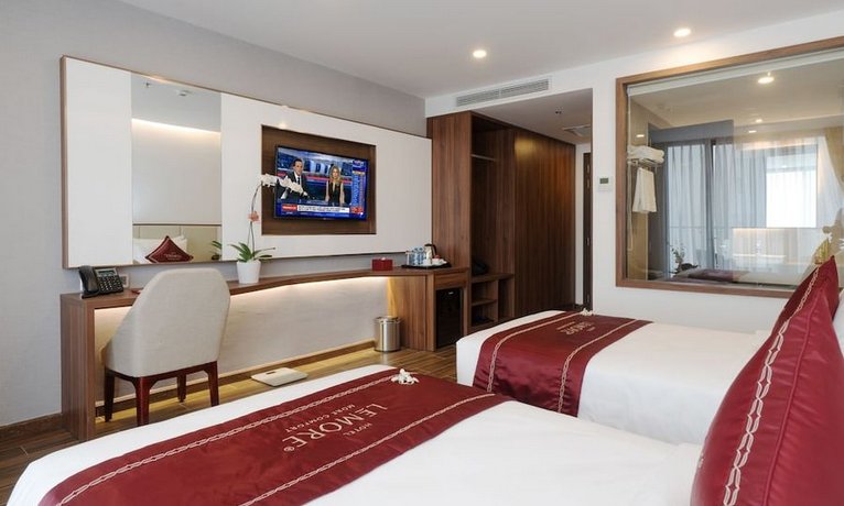 Le More Hotel