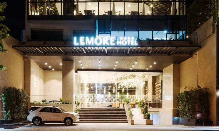 Le More Hotel