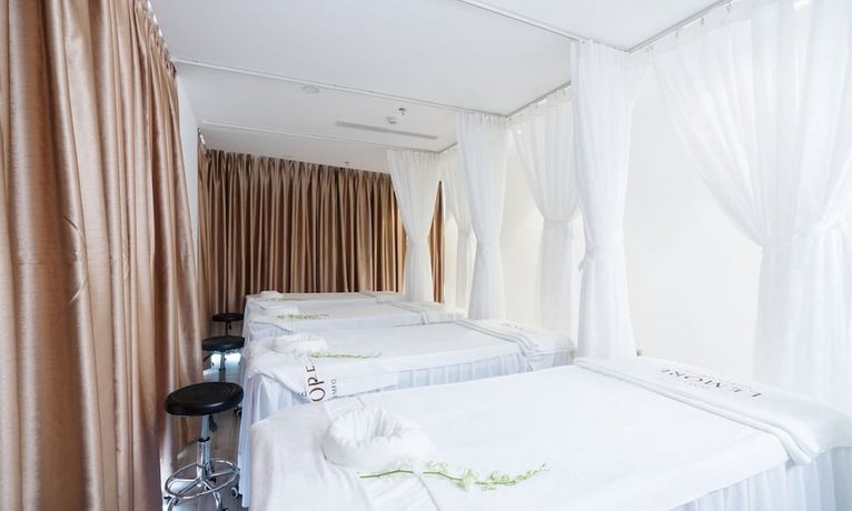 Le More Hotel