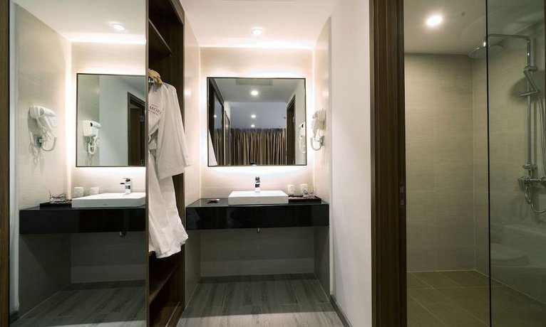 Le More Hotel